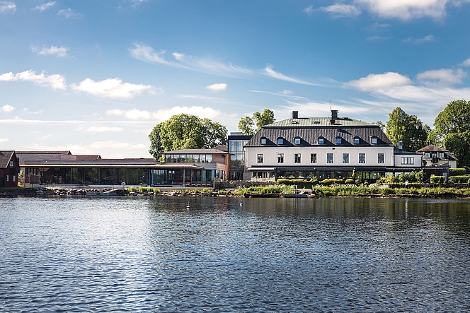 Hooks Herrgård med udsigt til Hoksøen