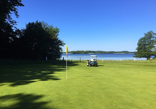 Van der Valk Golfhotel Serrahn | Golf course lake view