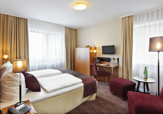 Comfort Hotel tom Kyle