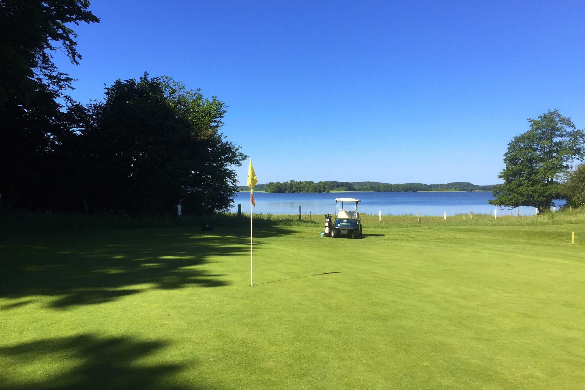 Van der Valk Golfhotel Serrahn | Golf course lake view